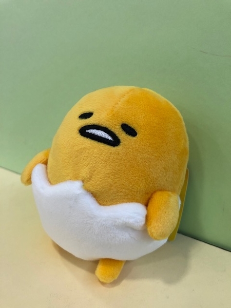 【震撼精品百貨】蛋黃哥_Gudetama~三麗鷗蛋黃哥絨毛娃娃吊飾-蛋殼#00620 product thumbnail 3