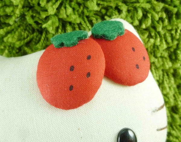 【震撼精品百貨】Hello Kitty 凱蒂貓~KITTY絨毛娃娃-環保草莓造型-M product thumbnail 5