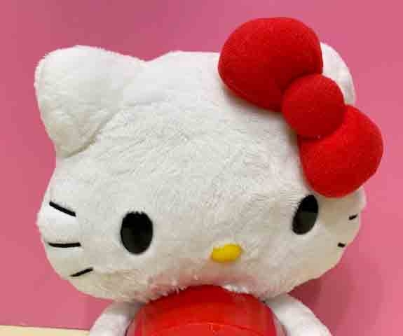 【震撼精品百貨】Hello Kitty 凱蒂貓~三麗鷗 KITTY 絨毛娃娃-45周年限定版(附時鐘)#37226 product thumbnail 3