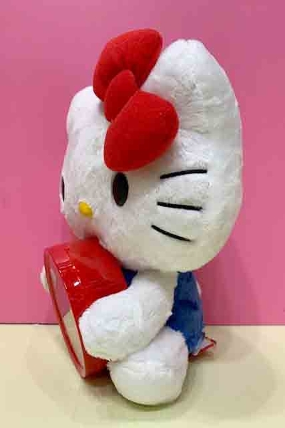 【震撼精品百貨】Hello Kitty 凱蒂貓~三麗鷗 KITTY 絨毛娃娃-45周年限定版(附時鐘)#37226 product thumbnail 5