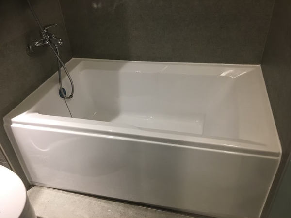 【麗室衛浴】BATHTUB WORLD 長型壓克力浴缸 LS-7173E 帶牆 170*73*55cm