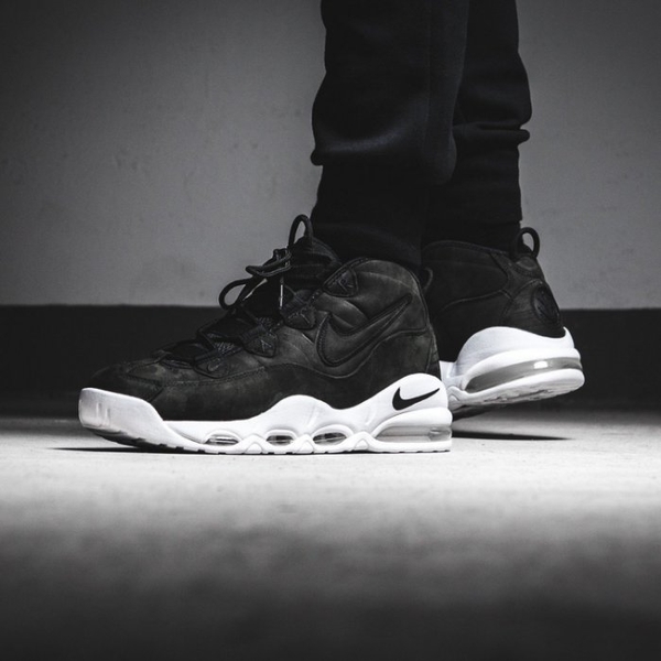 nike air max uptempo black