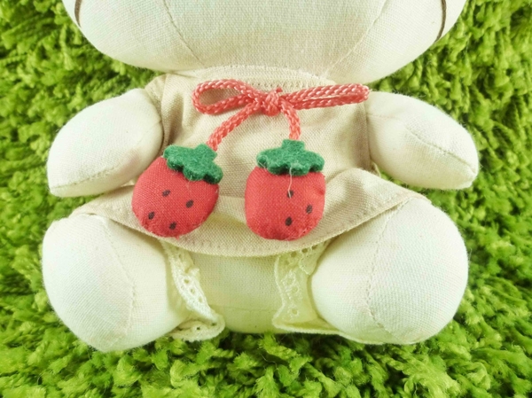 【震撼精品百貨】Hello Kitty 凱蒂貓~KITTY絨毛娃娃-環保草莓造型-M product thumbnail 4