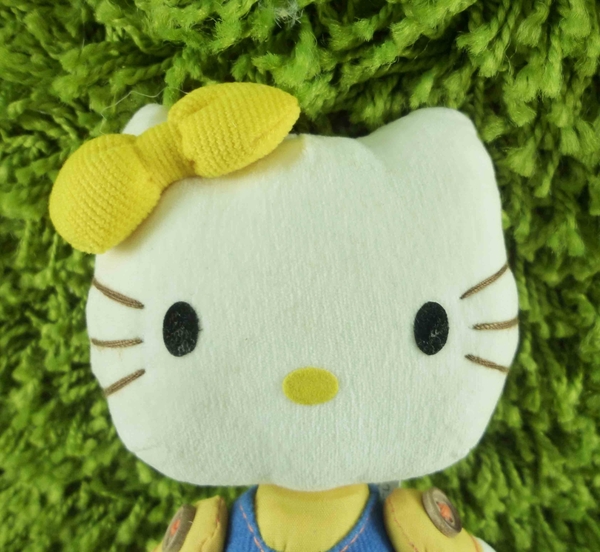 【震撼精品百貨】Hello Kitty 凱蒂貓~KITTY可折絨毛娃娃-藍吊帶 product thumbnail 2