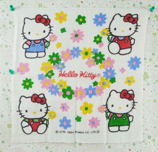 【震撼精品百貨】Hello Kitty 凱蒂貓~方巾-花花走拿站