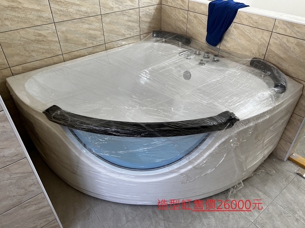 【麗室衛浴】BATHTUB WORLD 扇形 人體工學設計款 按摩浴缸 G-5006 1500*1500*700mm product thumbnail 4