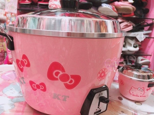 小花花日本精品 Hello Kitty 限量粉色大同電鍋 大同10人份電鍋 蒸口罩必備 造型可愛 現貨