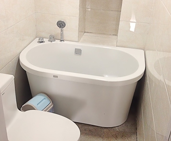 【麗室衛浴】BATHTUB WORLD 3011 小空間福音 壓克力造型缸含牆 100*70*61公分 帶右座椅 product thumbnail 2