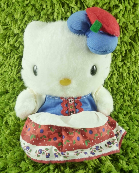【震撼精品百貨】Hello Kitty 凱蒂貓~KITTY絨毛娃娃-荷蘭服飾-紅色 product thumbnail 2
