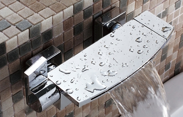 【麗室衛浴】高質感 壁式出水F-219-2 瀑布浴缸龍頭無蓮蓬頭 銅鍍鉻