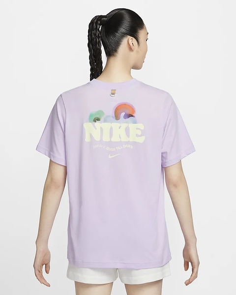 NIKE Sportswear Essential 粉紫色 短T 休閒 LOGO渲染 短袖 HF6180-517