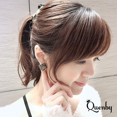 Quenby 聖誕交換禮物 韓系 平價飾品 925純銀 韓國流行方形貝殼鍍真金款耳環/耳針-黑色