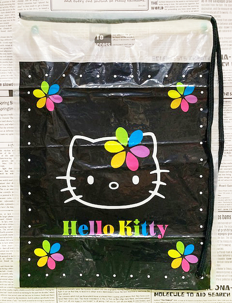 【震撼精品百貨】Hello Kitty 凱蒂貓~HELLO KITTY日本SANRIO三麗鷗KITTY縮口袋/購物袋-黑花*83887