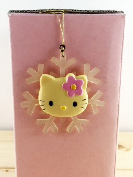 【震撼精品百貨】Hello Kitty 凱蒂貓~聖誕擺飾/吊飾-KITTY圖案-雪花 product thumbnail 2