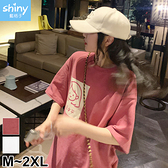 【V3108】shiny藍格子-極簡休閒．可愛卡通印花圓領寬鬆中長袖上衣