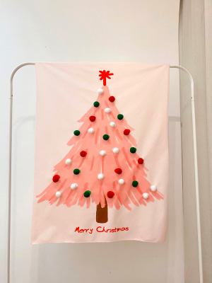 熱賣預購－聖誕禮品75 聖誕立體毛球聖誕節背景布裝飾禮品派對 （73*95cm)