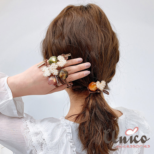 UNICO 質感色系優雅珍珠2入髮圈/髮飾-琥珀綠+乾燥玫瑰花 product thumbnail 2