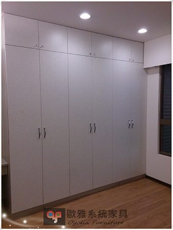 【歐雅系統家具】系統家具 / 全室規劃  / EGGER  主臥系統衣櫃 特價:41675