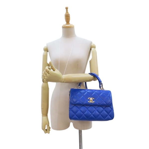 【二手名牌BRAND OFF】CHANEL 香奈兒 藍色 牛皮 Trendy CC Handle Flap 两用包 24cm 金扣 product thumbnail 8