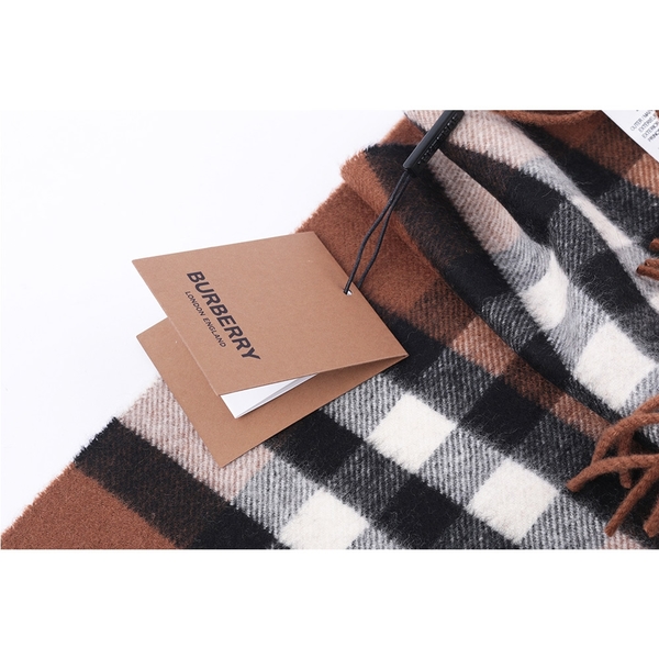 【BURBERRY】基本款經典格紋喀什米爾圍巾(暗樺木棕色) 8037147