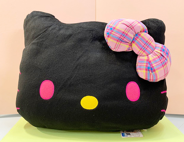 【震撼精品百貨】Hello Kitty 凱蒂貓~日本SANRIO三麗鷗KITTY格紋頭型抱枕50CM-黑桃*10001