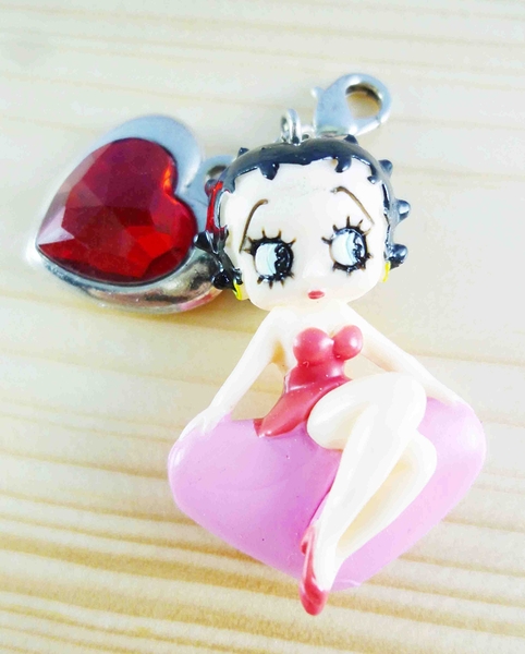 【震撼精品百貨】Betty Boop_貝蒂~吊飾-抬腿圖案