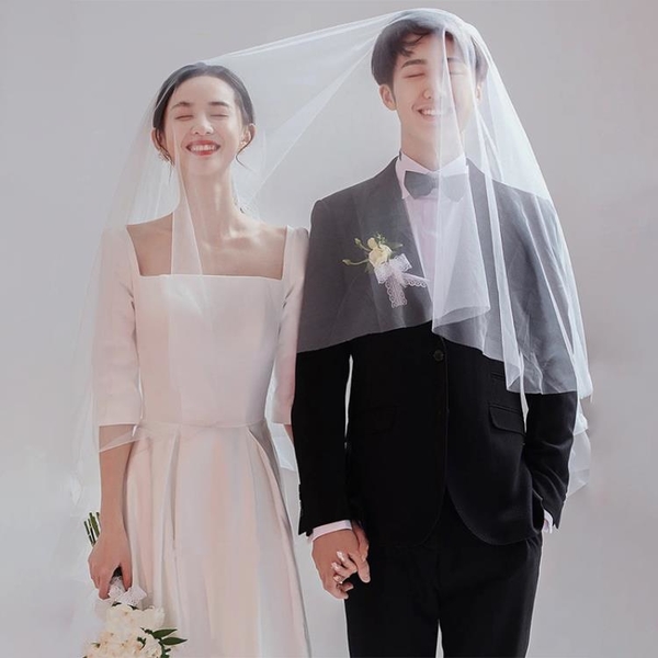 法式輕主婚紗2023新款新娘結婚簡約氣質緞面拖尾禮服夏季旅拍出門