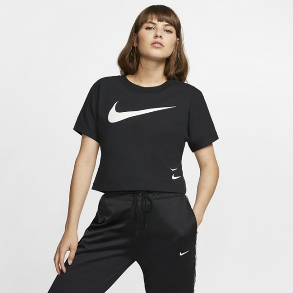 NIKE NSW Sportwear 女裝 短袖 休閒 短版 雙勾 大LOGO 黑 【運動世界】 CJ3765-010