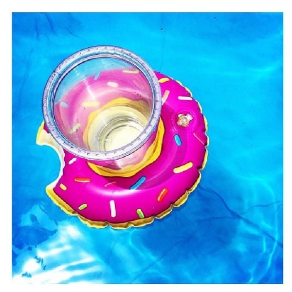 梨卡★現貨 - 甜甜圈咬一口圓圈可愛水果造型特色充氣零食飲料杯手機座游泳圈M083 product thumbnail 8