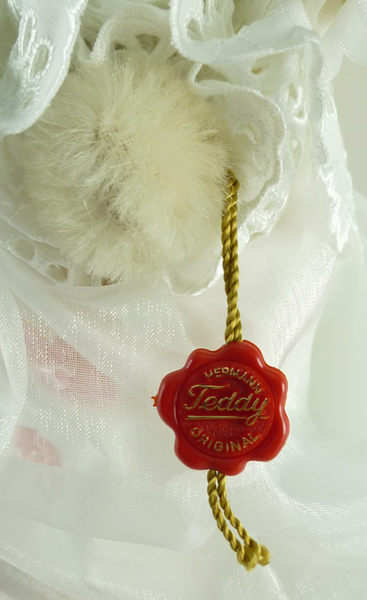 【震撼精品百貨】Hello Kitty 凱蒂貓~HERMANN Teddy ORIGINAL®限量253/350絨毛娃娃玩偶『蕾絲Baby』 product thumbnail 5