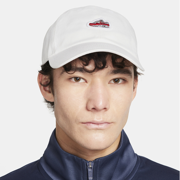 NIKE U NK CLUB CAP U CB ARMX PTCH L 白 帽子 棒球帽 運動帽 老帽 刺繡款 FN4402-100