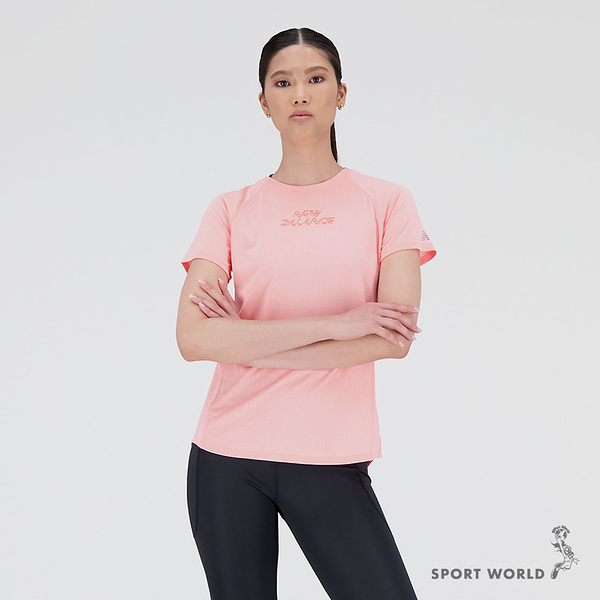 New Balance 女裝 短袖上衣 速乾 反光 螢光粉【運動世界】AWT21263GUT