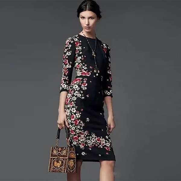 V領連身裙歐洲站夏走秀新款高端氣質定位印花修身輕奢高級感