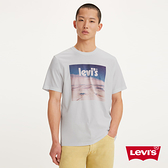 Levis 男款 短袖T恤 / 寬鬆休閒版型 / 加州海灘風景印花
