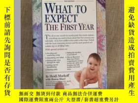 二手書博民逛書店What罕見to Expect the First Year (