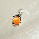 【喨喨飾品】橙色貓眼海豚墜象徵愛情的守護神S385