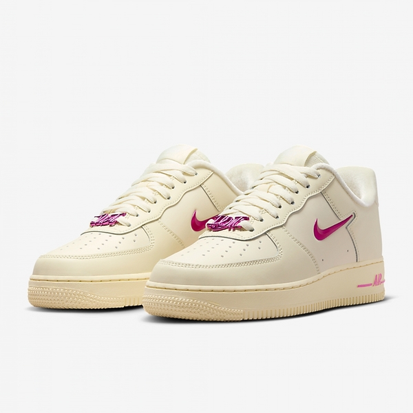 NIKE WMNS AIR FORCE 1 07 SE 休閒鞋 女 運動鞋 米白桃 FB8251-101 穿搭