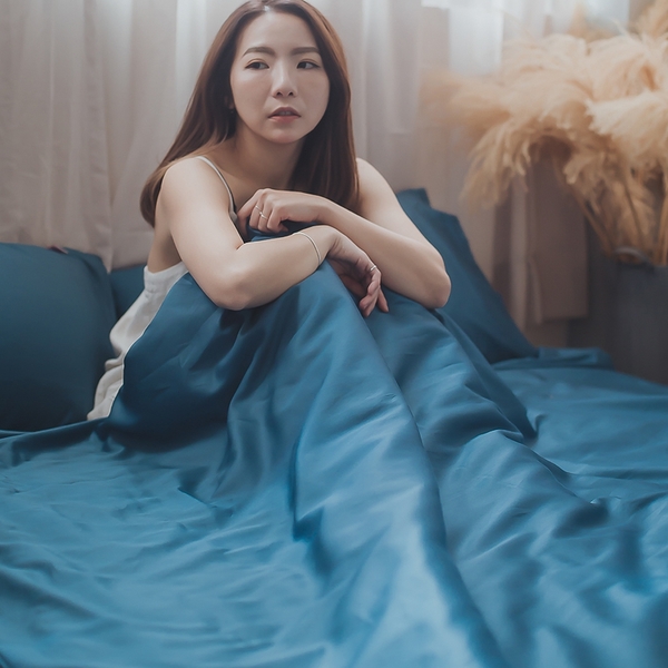 Life素色系列-蔚藍 D2雙人床包雙人薄被套四件組 100%精梳棉(60支) 台灣製 棉床本舖