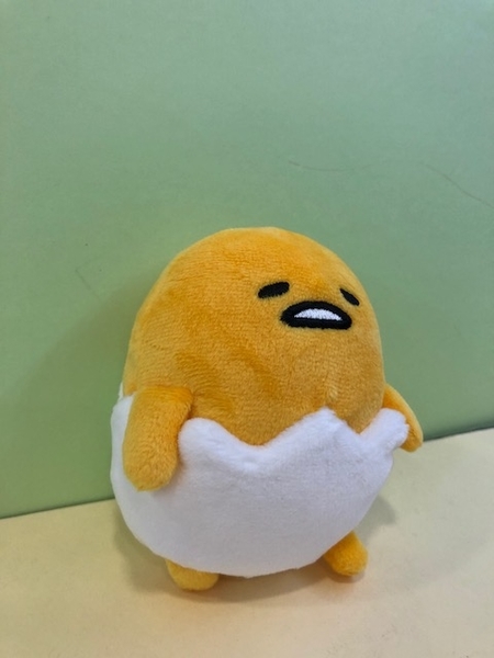 【震撼精品百貨】蛋黃哥_Gudetama~三麗鷗蛋黃哥絨毛娃娃吊飾-蛋殼#00620 product thumbnail 4