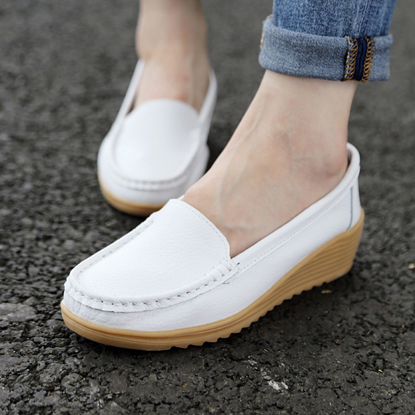 (1046)-【現貨】坡跟小白鞋媽媽鞋大碼女鞋白色護士鞋豆豆鞋休閒孕婦