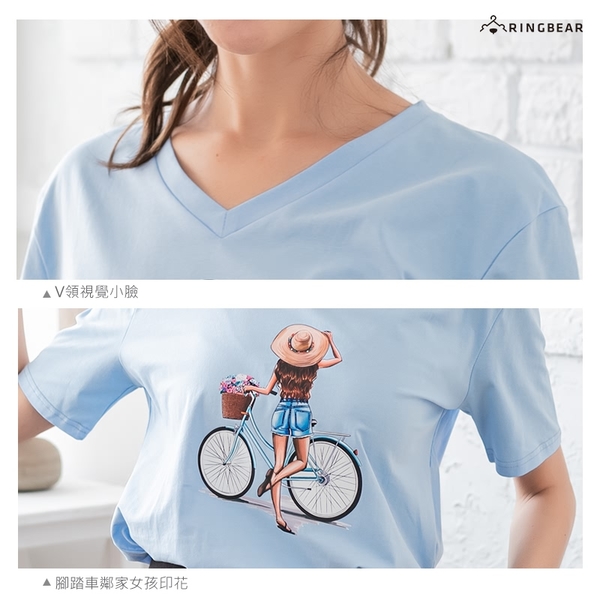 棉T--悠閒自在腳踏車鄰家女孩插畫印花V領短袖T恤(黑.粉.藍L-3L)-T455眼圈熊中大尺碼