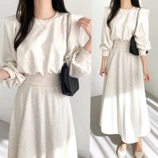 韓國製． 簡約棉質泡泡袖上衣+高腰鬆緊A字長裙．白鳥麗子