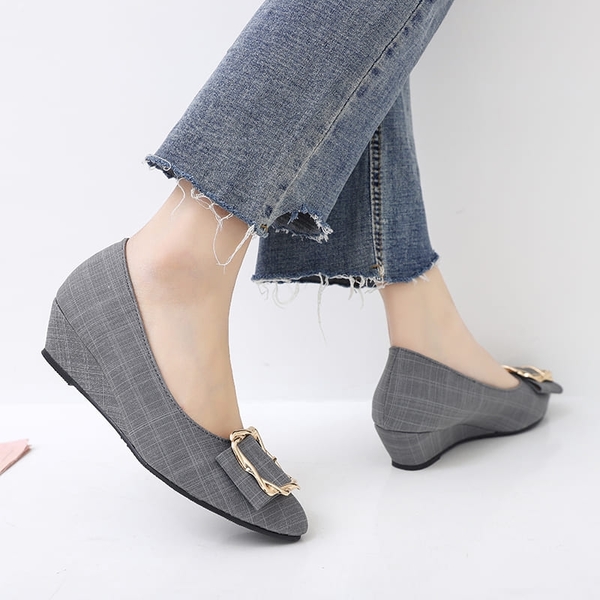 楔形鞋．MIT優雅格紋金屬釦飾尖頭坡跟包鞋．白鳥麗子 product thumbnail 8