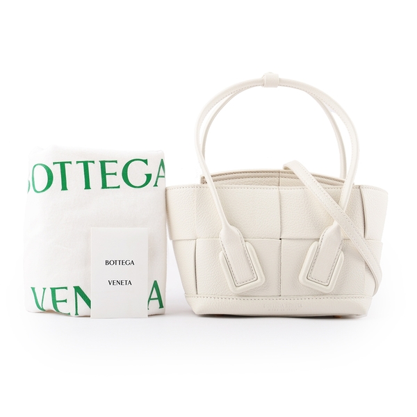 【BOTTEGA VENETA】The Arco 編織山羊皮二用包(Mini)(白色) 600606 V933F 9005