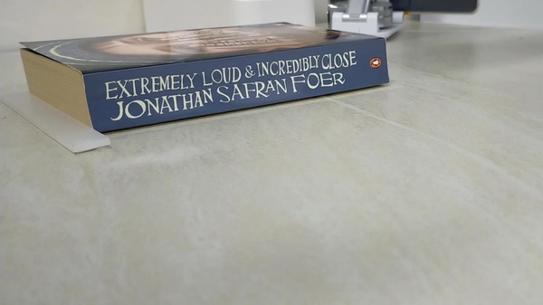 【書寶二手書T5／原文小說_HLX】Extremely loud & incredibly close_Jonathan Safran Foer