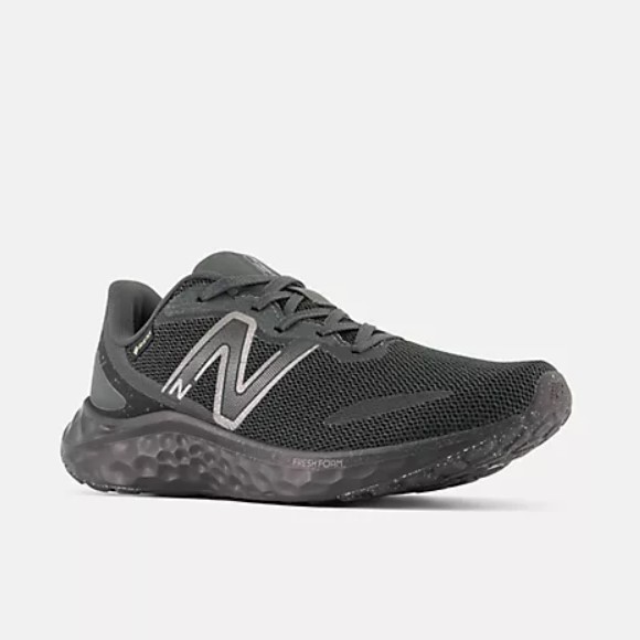 NEW BALANCE 專業跑鞋 慢跑鞋 女款 黑 WARISGB4【KAORACER】 product thumbnail 2