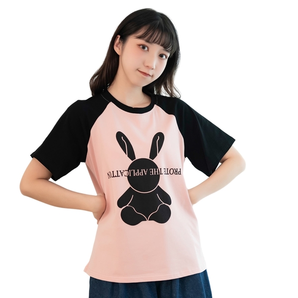 棉T--可愛兔字母印圖寬鬆撞色接袖圓領短袖T恤(白.粉L-3L)-T482眼圈熊中大尺碼 product thumbnail 3