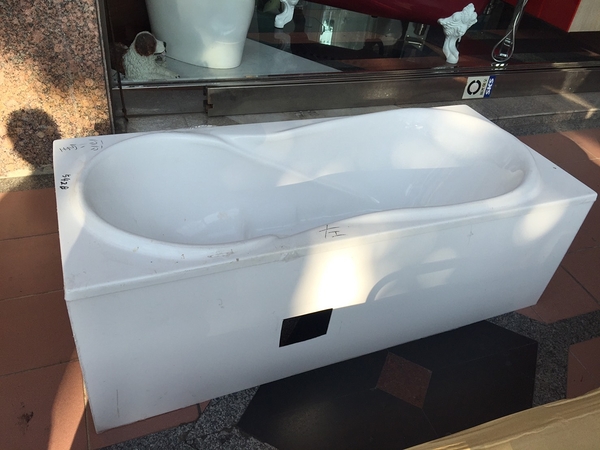 【麗室衛浴】工地看樣 BATHTUB WORLD 長型壓克力浴缸 H-332-1 帶牆 160*70*55cm