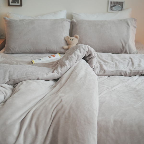 暖暖 法蘭絨 單人加大3.5尺床包+雙人被毯三件組 多款可選 溫暖過冬 product thumbnail 2
