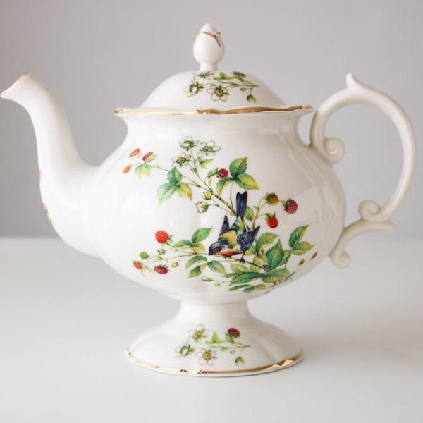 W1962出口歐洲陶瓷英式玉蘭花瓣造型小鳥漿果餐盤咖啡杯碟茶壺套